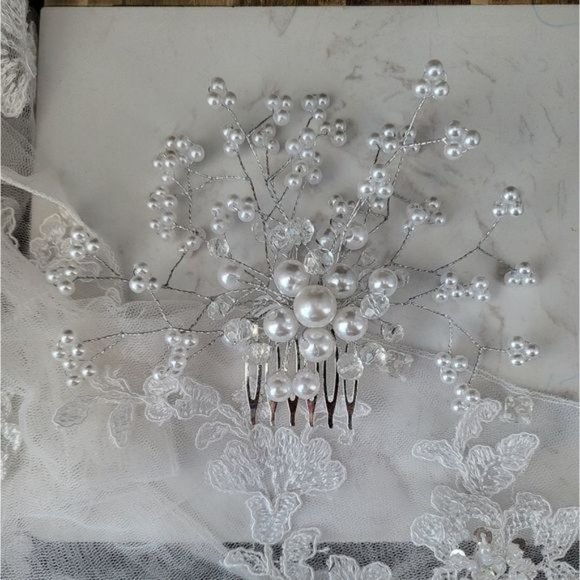 Handmade bridal?hairpiece silver and faux pearls